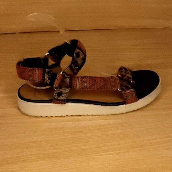 Call It Spring Womens Southwestern Hook and Loop Strap Sandals 7.5 - Picture 1 of 8